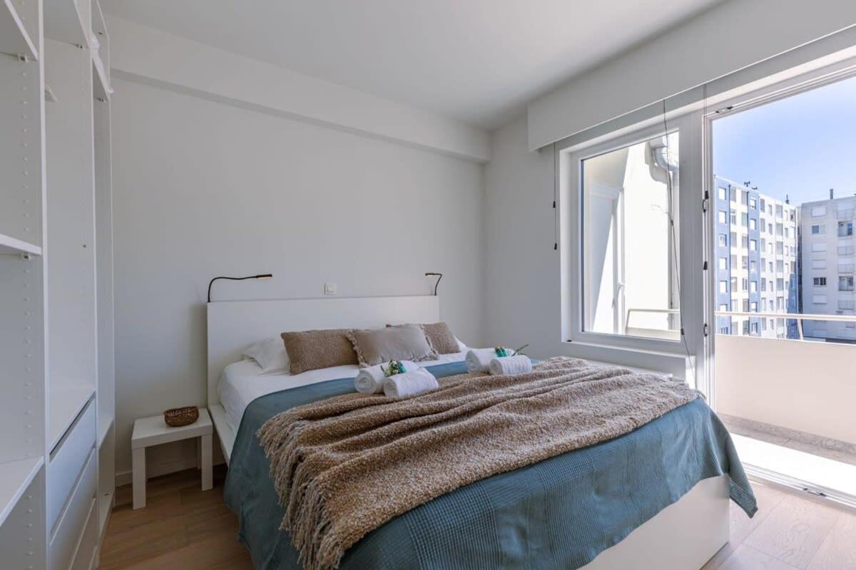 Huswell - Lovely With Lateral Sea View And Parking Apartment Ostend